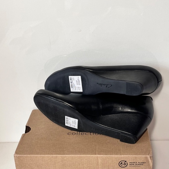 Clarks Flores Tulip Leather Wedge Pump - Picture 5 of 5